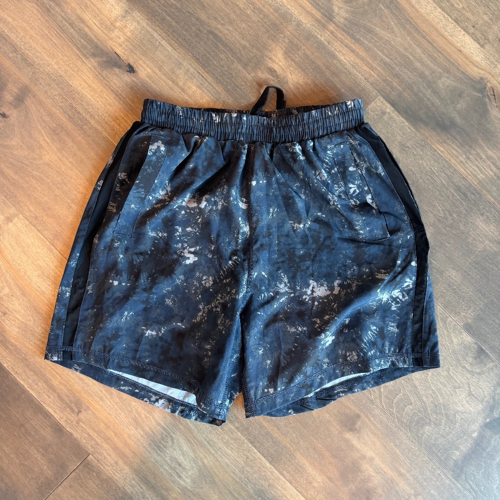 New Men’s Barry’s Bootcamp Athletic Shorts. Size Small.